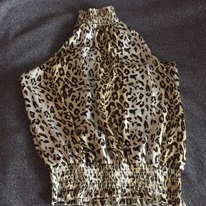 Leopard light weight sleeveless blouse